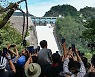 2년 만의 소양강댐 수문 개방에 "와" 탄성