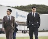 '이정재 감독'이 뛰어든 '사나이 유니버스'..꽤 성공적 '헌트'