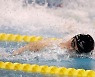 황선우, 주종목 아닌 자유형 50m서 1위