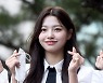 [포토] 첫사랑 두나, '귀엽게 하트 발사~'