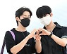 원어스 시온-건희, '다정 투하트' [사진]