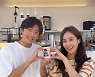 정일우X권유리, 시원한 '보쌈' 의리.."동하야 고마워"