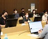 삼성전자 화성사업장 방문한 예비사무관 대표단
