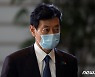 "故아베 생각하며 결의"..광복절 앞두고 日장관, 야스쿠니 신사 참배