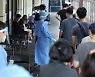 12만 명대 확진..위중증·사망 석 달 만에 최대