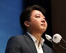 '尹 지도력 위기' 거론 이준석 작심 회견에 대통령실 "입장 없다".. 與도 '무대응'