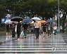 광복절 연휴 중부지방 또 장대비..남부는 폭염에 무더위
