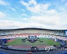 궂은 날씨 이기고 서울 E-프리 레이싱