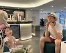윤남기, 딸 리은이와 비즈니스 라운지서 먹방..♥이다은 사진은 없네[TEN★]
