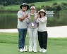 이소영 '통산 6승도 가족과 함께'[포토]