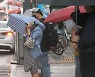 광복절 중부지방 '시간당 50mm' 호우..17일엔 남부에 많은 비