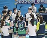 작전지시하는 강성형 감독