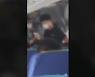 "우는 아이 시끄럽다" 기내에서 부모에게 폭언