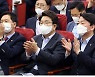 비대위 띄웠지만, 당대표 지지율 유승민·이준석 압도적 선두권..마음 급한 與 의원들