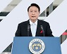 尹 "北, 실질적 비핵화 전환하면 경제·민생 획기적 개선.. '담대한 구상' 제안"(종합)