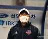 [케터뷰] 김도균 수원FC 감독 "투톱보다는 원톱이 낫다"