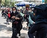 탈레반 아프간 장악 1년.."여성 인권 존중" 약속은 어디로