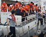 강릉 주문진 해상서 승객 83명 태운 여객선 고장으로 긴급 구조