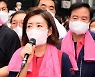 수해봉사후 주민과 다툼?..나경원 "野성향 만취男 욕설"