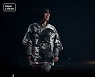 "서울 사랑해" 빌리 아일리시, 광복절 내한공연서 태극기 퍼포먼스까지[종합]