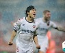 5년만에 데뷔골 터뜨린 박민규..수원FC, 폭우 뚫고 강원에 3-2 신승