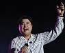 [ST포토] 김호중 '무대위의 카리스마'