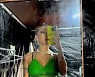 허니제이, 파격 파프리카룩.."상의는 14년째, 하의는 11년째"