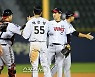 [포토]플럿코+채은성 맹활약 LG, 삼성에 6-3 승리