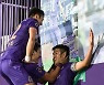 '울보캡틴 아닌 웃는캡틴' 백동규의 특별한 골, 특별한 세리머니 [스한 이슈人]