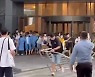 "쇼핑 왔다가 갇혀"..中 상하이 이케아 탈출 소동