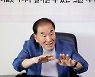 [윤석열 대통령 취임 100일 인터뷰] "유리한 것만 취하려고 하니 총체적 위기.. 정치하려면 모르는 것 끊임없이 배워야"