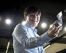 준우승만 22번 게이머, 포커로 세계 챔피언 됐다