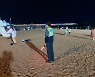 "과태료 뭅니다" 속초 해변, 야간 폭죽 단속에 조용~