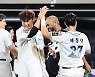 배정대-장성우 '끝내기 합작했어' [MK포토]