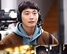 '오마이 고스트' 정진운, 귀신보는 신입 FD로 변신..코믹 본능