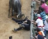 SPAIN TRADITIONS RUNNING THE BULLS