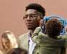 NBA 최고선수 아데토쿤보 '시카고행 언급'. 단순 해프닝일까 의미심장한 암시일까