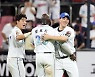 [포토]김재윤, 알포드 덕분에 난 오늘 승리투수