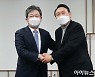 유승민 "정권 지지 낮은 이유는 대통령 본인..생각, 말, 태도 문제"