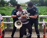 경찰, 문재인 전 대통령 부부 협박 1인 시위자 구속영장 신청