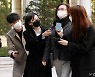 '허리디스크 파열' 정경심 전 교수 임시석방 여부 내일 결정