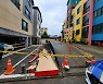 제주 100mm 가까운 폭우에 무너진 담장