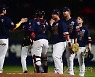 KIA, 1위 SSG 잡고 5위 굳히기 [포토]