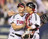 [잠실 게임노트] 투수 16명 '난타전' LG가 웃었다, 삼성에 11-7 승리