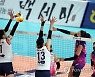 공격 시도하는 김연경