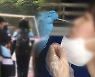 18세 이하 사망 절반, 기저 질환 없어.."고열·경련 유의해야"