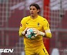 '흔들리는 데 헤아' 맨유, 183cm 단신 GK 영입 시도 (獨 스카이)