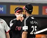 류지현 감독, '가르시아, 연타석 홈런 좋았어' [사진]
