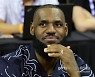 르브론 제임스, 1278억 원 2년 연장계약 합의..NBA 역대 누적연봉 1위
