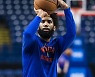 댈러스, 돈치치 도울 윙과 훈련 캠프 계약 맺다[NBA]